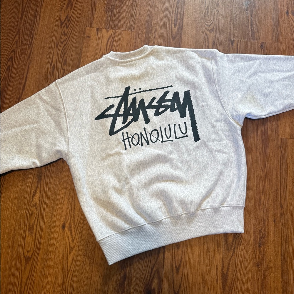 NWT Authentic Stussy Honolulu Ash Heather Gray Men's Medium Crew Sweater